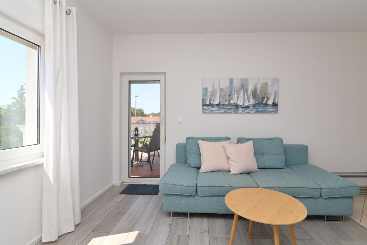 Apartments Basic Sveti Anton 88 Malinska Esterno foto