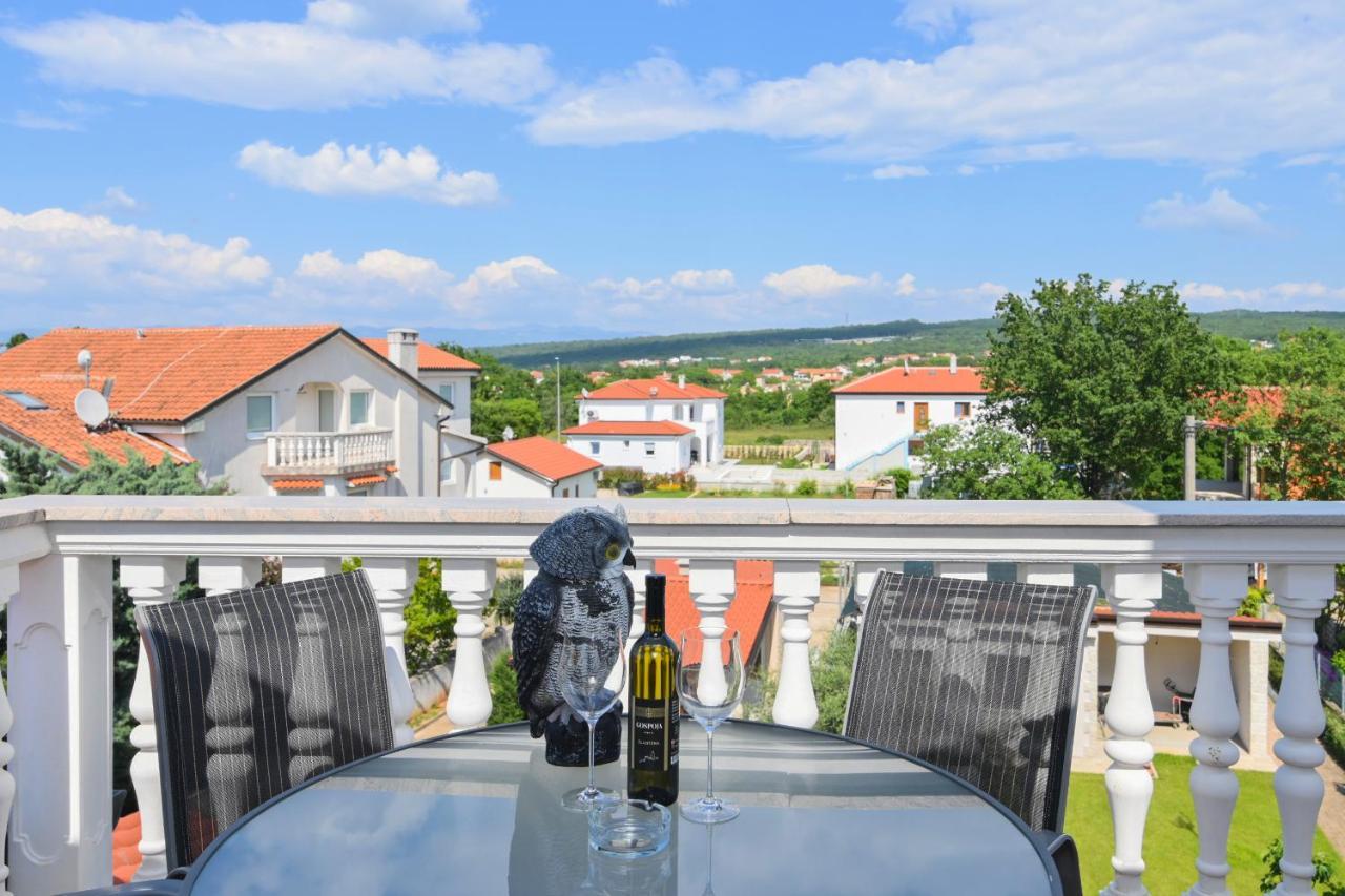 Apartments Basic Sveti Anton 88 Malinska Esterno foto