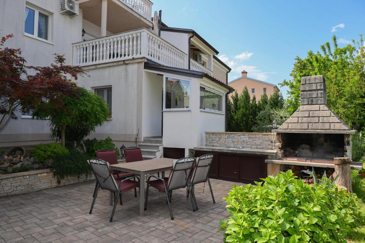 Apartments Basic Sveti Anton 88 Malinska Esterno foto