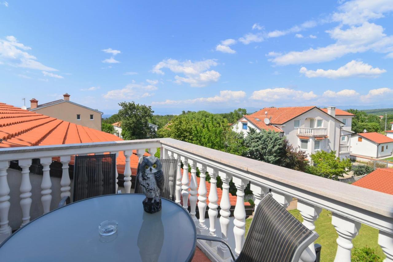 Apartments Basic Sveti Anton 88 Malinska Esterno foto