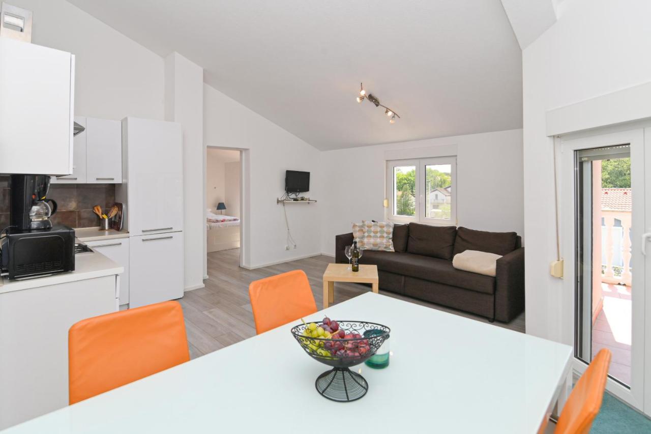 Apartments Basic Sveti Anton 88 Malinska Esterno foto